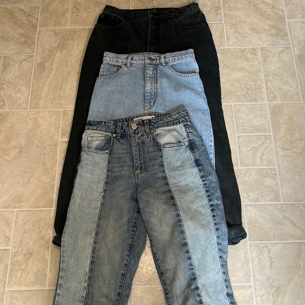 Bundle of 3 pairs of jeans